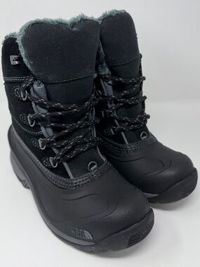 The North Face women’s Black Winter Snow Boots